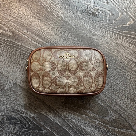 COACH PURSE - Picture 2 of 3